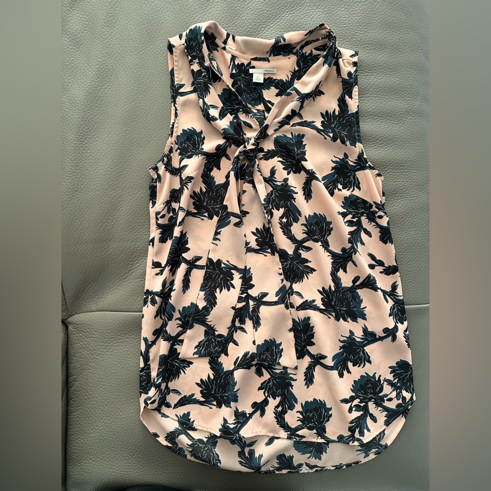 Halogen Sleeveless Top in Black and Cream Floral